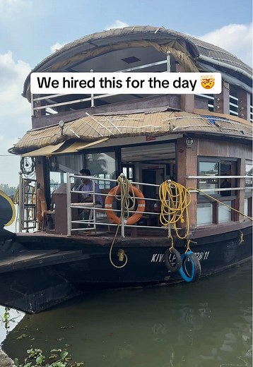 Exploring the Backwaters of Kerala on a Houseboat