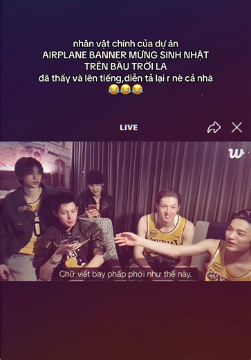 Ahn xốii và chiếc AIRPLANE BANNER độc đáo