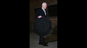 Royals become emotional honouring Holocaust victims