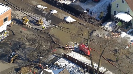 Hundreds of people displaced after water line break floods Detroit neighborhood
