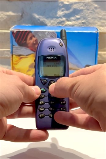 NOKIA 6110 unboxing 💙 #Nokia #retroinbox #vintage #unboxing #telepholds | Telepholds