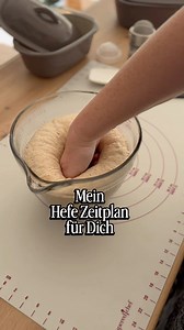 Mein Hefe Guide für Dich ✨ 📌 Tipps zum Speichern 🥖 Wie viel Hefe braucht dein Teig wirklich? Die richtige Hefemenge entscheidet über Geschmack, Struktur und Bekömmlichkeit 👌 Diese Angaben beruhen auf meine Erfahrung in den letzten Backjahren! Meine Rezepte gelingen und tausende Kundenrückmeldungen bestätigen es 🫶 PS: Ich backe null Komma null mit Trockenhefe, da man frische Hefe einfrieren kann, braucht es für mich keine Trockenhefe (m. Meinung 🙏) ⏳ Grundregel: 👉 Viel Zeit = wenig Hefe 👉 