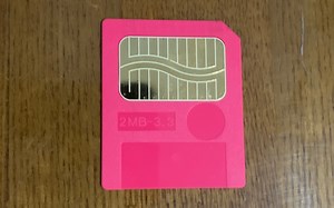 巨型存储卡，容量2MB