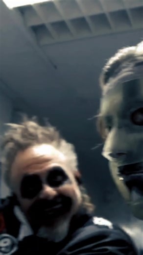 Exploring the Clown Persona of Shawn Crahan in Slipknot