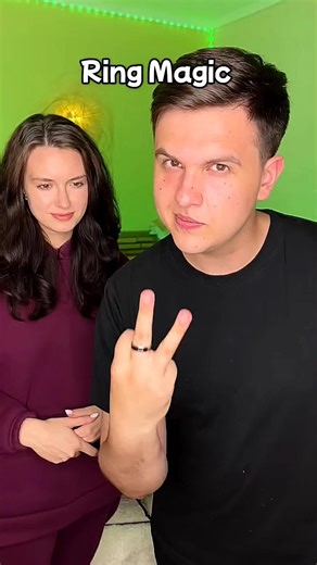How to exchange a ring 🤗💍💯 , easy magic trick reveal , magic secret tutorial #magic #shorts #tricks