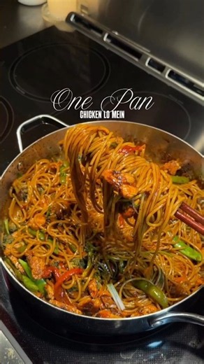 Try this Chicken Lo Mein recipe. Tastes better than takeout. #lomein #chickenlomein #noodlerecipe