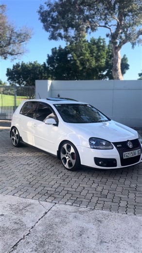 Exploring the VW Golf 5 GTI: A Deep Dive