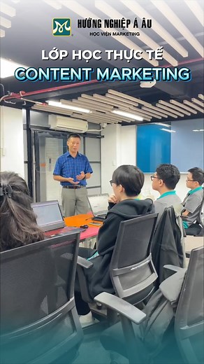 👉Đột nhập một buổi học thực tế của Khóa Content Marketing tại Học Viện Marketing - Hướng Nghiệp Á Âu. ☑️Với phương châm đào tạo thực chiến - Học được, làm được, Học Viện luôn chú trọng giảng dạy trên những case study thực tế, học viên có thể áp dụng trực tiếp trên những dự án thật và được giảng viên góp ý điều chỉnh ngay tại lớp đảm bảo hiệu quả và tính ứng dụng trong từng buổi học. #HNAAu #Hocvienmarketing #hocdigitalmarketing | Học Viện Marketing - Hướng Nghiệp Á Âu