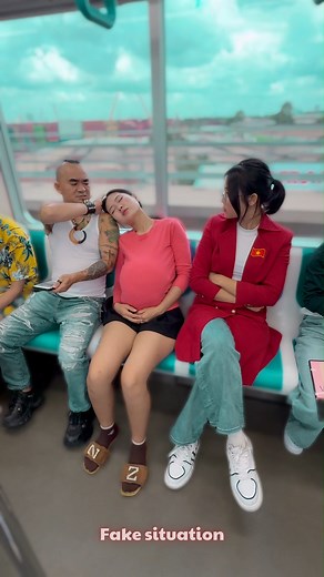 Small gestures, big respect #PYNVIDEO #reelsviral #reelsfacebook | PYN VIDEO