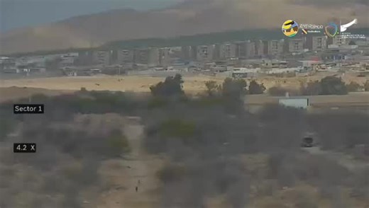 Municipalidad de Alto Hospicio on Instagram: "✅ Inspectores Municipales, en coordinación con la Central de Cámaras MAHO, recuperaron un vehículo con encargo por robo durante labores de patrullaje preventivo. 🔍 El procedimiento se desarrolló en el sector de calle Monte Los Olivos, donde se detectó a dos personas desmantelando un automóvil al interior de un recinto, el cual había sido sustraído durante la noche. 👮‍♂️ Ambos sujetos fueron detenidos en el lugar y se dio aviso inmediato a Carabiner