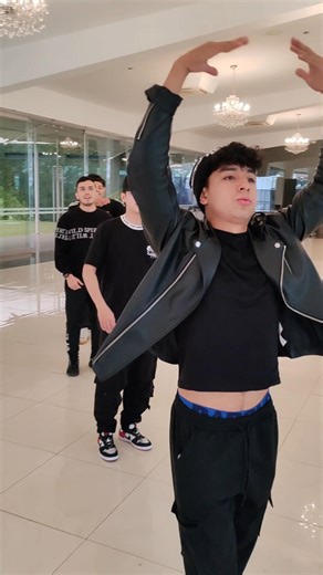 Cuál es tu #baby favorito de los #chicosxtreme ?? #bailarines #15años #guapo