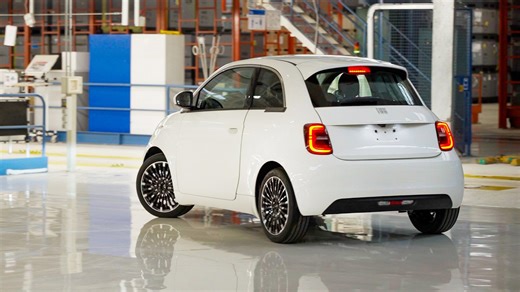 NEW Fiat 500 Hybrid 2026 (manual gearbox) – First Look of the Pre-Production Model