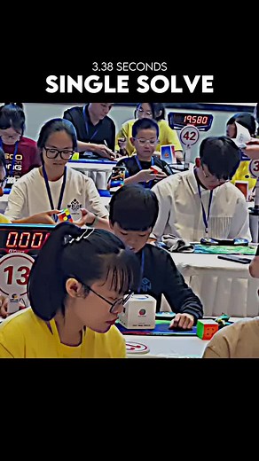 Mind-Blowing Rubik's Cube Speed Solve in 3.38 Sec!