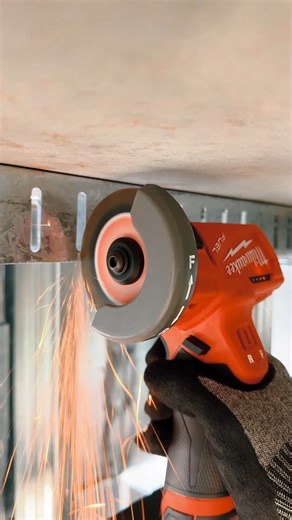 Fast accurate cutting! M12 FUEL™ 3" Compact Cut Off Tool >> https://bit.ly/40v9OY0 📷 @coconutsparky #NothingButHeavyDuty #TeamMilwaukee | Milwaukee Tools Australia