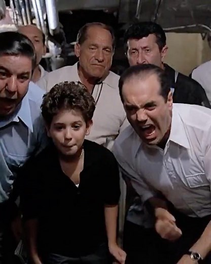 🎲🔥 UNBELIEVABLE LUCK! C Hits 11 Straight Dice Rolls in The Bronx Tale – INSANE Scene Breakdown!