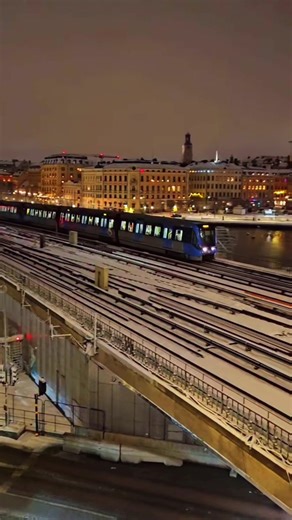 🚆🇸🇪❄️#sweden#stokolm🇸🇪 # vintersnö nica🇳🇮