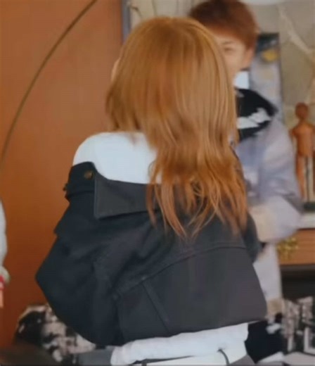 AAA LIFE Lyrics Video