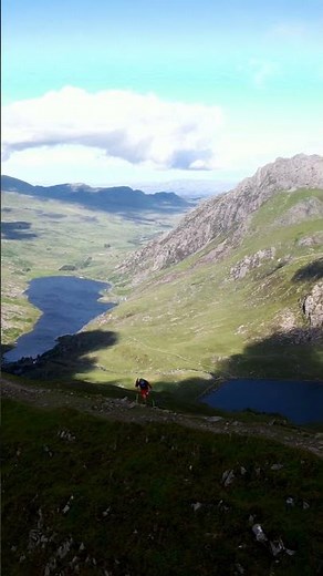 ENDLESS LANDSCAPES IN SNOWDONIA NATIONAL PARK