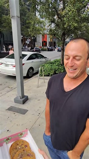 Good Ol’ Cookie | Laptop guy tries my cookie on the streets of Brickell Who is this guy? Let me know in comments below 👇 | Instagram