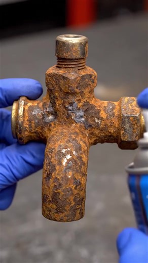 How to Clean a Rusty Water Tap