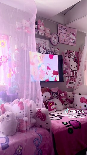 Strawberry Shortcake and Hello Kitty Room Tour