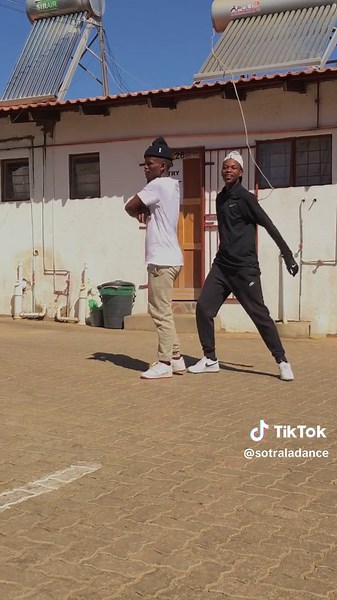 Ntyilo Ntyilo Song by Deejay Zebra or Dr Dope - Dance Video