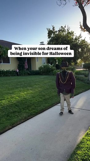 INVISIBE MAN COSTUME Comment INVISIBLE for link to the full costume DIY tutorial! #ashleenino #diycostume #halloweendiy #invisibleman #diy