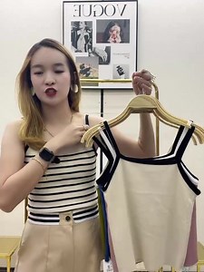 #code227 【代购爆款🔥】针织吊带百搭拼色设计款上衣 RM13🔥 胸围-70-100cm内(线条系列) 70-120cm(纯色系列) 长度-46cm 评论下单【关键词颜色 数量】#秒收Link🔗 （点开评论查看需要写上的关键词和颜色✅） 所有尺寸价格已列明 下单前请参考自行斟酌🙇‍♀️ 下单成功一律 #不取消 #不更换(不接受任何理由) 🔸订单需在 11/7 12PM前完成系统结单付款🔸 🔸逾期汇款者不能享用以上优惠🔸 ❌ #无保留服务 #不接受拼上下期单 ❌ 【一个订单号一次邮费 不接受任何理由拼单】 🔸#西马WM 邮费任买RM7 🔸#东马EM 邮费1-3件RM15续加RM2/1件 由于人工发货会有些许失误/衣服有问题的情况 #导致缺货 一律会在配货发货时才进行通知✅无法接受可能会有缺货问题的🙏🏻 #请勿下单 关键词的颜色 #只是代词 请以图片/视频的颜色为准✅‼️视频都有采用美颜 颜色稍微有些许色差 以评论照片颜色为准(手机也会有些许吃色)如介意请自行跳过‼️不过可以保证衣服本色会比视频颜色来的棒‼️ | 29Fashion 全马直播最低批发价