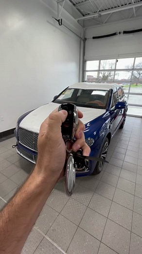 2022 Bentley Bentayga V8 Unboxing in Sequin Blue