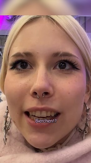 sarahtoninx9 | yapping, gaming, reaction on Instagram: "Lecker Bierchen und Sarah vergisst ihre Freundin + würde mit einem Fremden weg gehen. Das nenne ich dedication! #highlight #leckerbierchen #bierchen #polaris #egirl Sarah redet im Stream öfter über ihr Leben und Prioritäten. Diese sind offensichtlich gesetzt!"