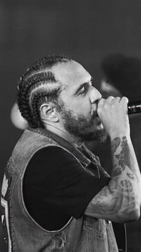 A catarse que rolou na despedida do @planethempbanda na capital gaúcha ficará para sempre marcada na história da banda! Foi um encontro mágico do Planet com a H3MP FAMILY e da H3MP FAMILY com o Planet! 🤘 Obrigado por queimar tudo até A ÚLTIMA PONTA com a gente, POA! ❤️‍🔥 📽️ @bmaisca #AUltimaPonta #PlantH3mpTurneFinal #PlanetH3mp | Marcelo D2