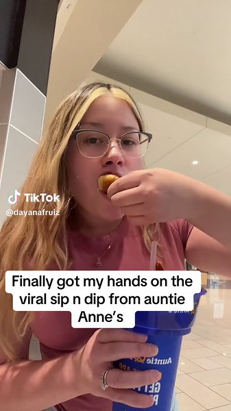 Auntie Anne's Vile Sip and Dip Review