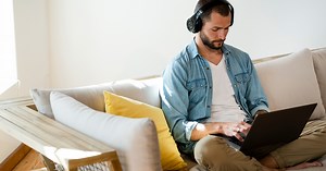 Top 23 Motivational Podcasts to Listen to in 2022