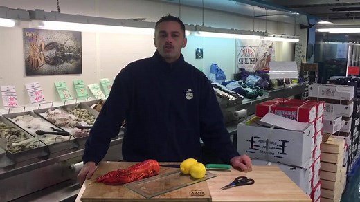 Couper un homard en deux. « Rien de plus simple » | Poissonnerie La Mer