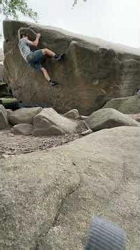 The Green Traverse V6 (Stanage, England) with slight dab