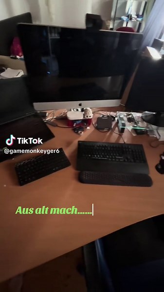 Meine neue Streaming-Zentrale Was haltet Ihr davon ? #Gaming #streaming #selfmade #twitchstreamer #twitchclips #youtubers #schreibtisch #neu #new #geil #gamingsetup #gaminglife #gamingpc #twitchmoments #youtubeshorts #youtunechanel https://youtube.com/@gamemonkeyger?si=_6RHgVsELv5uvxyf @The Otschi