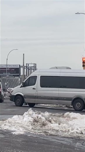 Here we have a 2025 Xd60 #6338 running on the Bx40 bus to Throgs Neck.