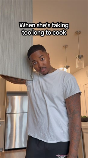 She can’t hear my stomach growling? 😅 #funny #relatable #couples