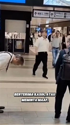 Kenapa Orang Jepang Sering Membungkuk? 🇯🇵 SC: KepoMovie@tiktok