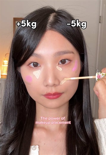 Quick way to plump or slim down your face using blush and contour placement! . . . . #makeup #makeuphack #makeuptutorial #eyeliner ib: alexandraclaudia