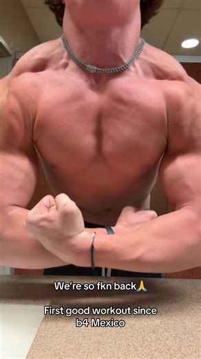 Missed our Monday workouts brah🥹❤️ @charlie..brahh #foryou #gymtok #gym #biceps #chest