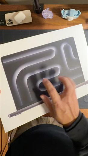 Appleの初売りで購入したM5 MacBook Proを開封