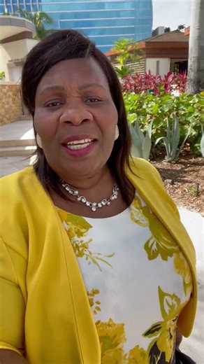 Travel The World 🌎 With Your Digital Marketing Business. Your Laptop 💻 Your Freedom