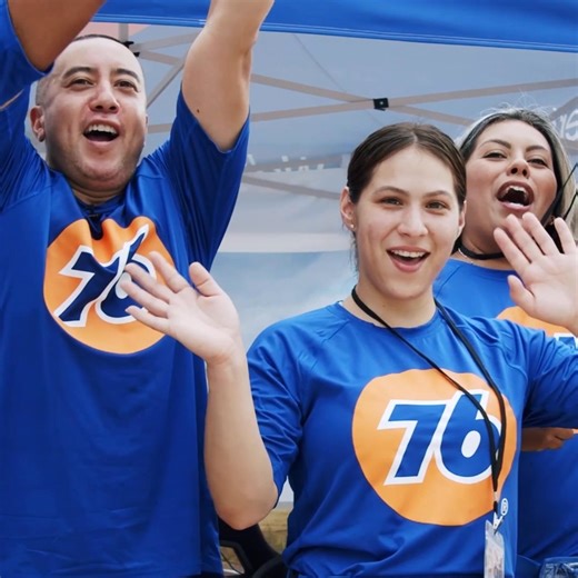 Mix it up with 76® and team trivia at the Duke’s Mayo Bowl to win brag-worthy merch. Just flash the downloaded Fuel Forward® App, get in the 76® Gas Cab, and win! #76FuelsYourGo | 76