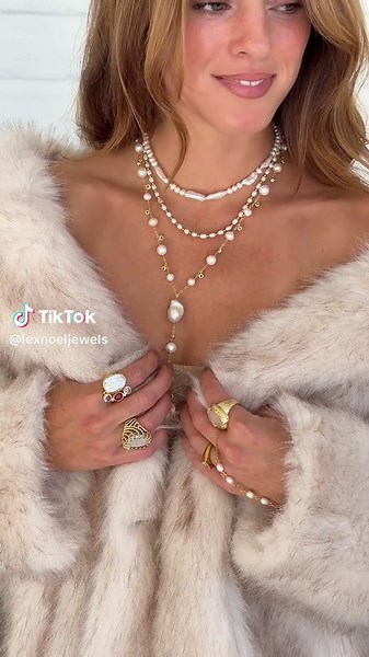 ✨ Holiday jewelry that actually completes the outfit. Luxury gold, freshwater pearls & statement sparkle — perfect for Christmas parties, cocktail nights & cozy winter looks. 🎄 #holidayoutfit #holidayoutfits #pearlnecklaces #goldjewelry #fyp