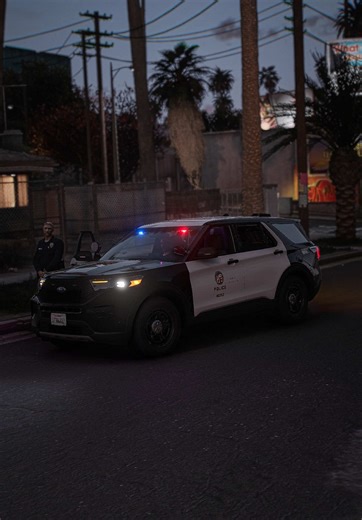 Mi compa el comal 👮🏻‍♂️ #fyp #lspdfr #lapd #fivem #gaming | five m