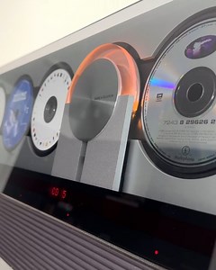 1.1M views · 8.5K reactions | This CD player is nearly 30 years old and it still looks futuristic 勞 | UNILAD Tech | Facebook