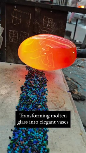 platinum art on Instagram: "This innovative Chinese artist masterfully transforms molten glass into mesmerizing works of art, from fluid, elegant vases to striking, one-of-a-kind sculptures. Each creation begins with the intense dance of fire and liquid glass — a captivating process that captures both the power of nature and the precision of human craftsmanship. As the glowing material cools and solidifies, it evolves into a perfect harmony of strength and fragility, transparency and color. Thro