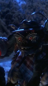 Gremlins - 'Gremlins' Go Christmas Caroling