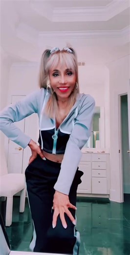 Keiko Guest (@keikoguestofficial)’s videos with It's A Wrap - Sped Up - Mariah Carey